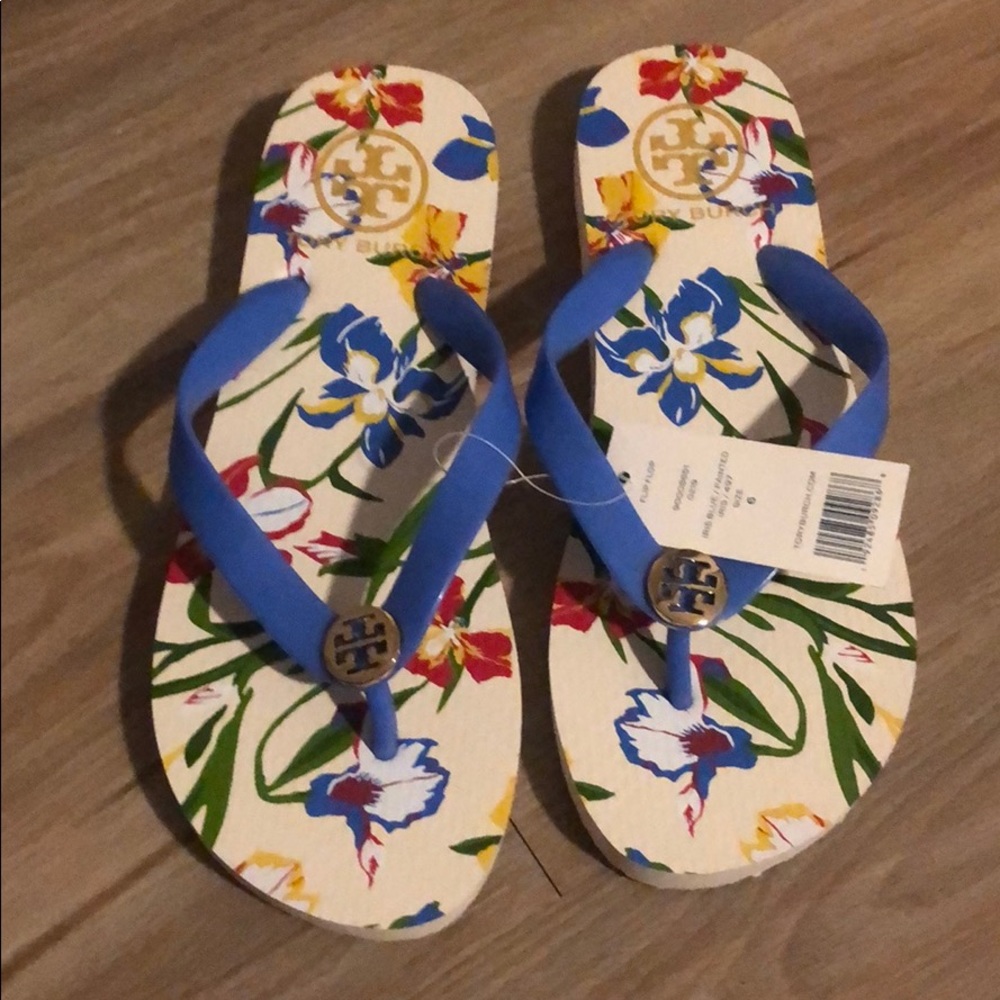 Cute Tory Burch flipflops!